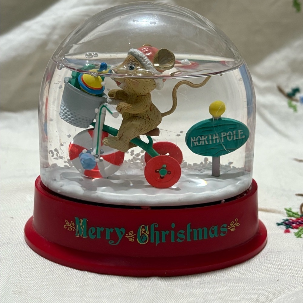 Vintage 1993 Christmas Mouse Snow Globe with Red Base